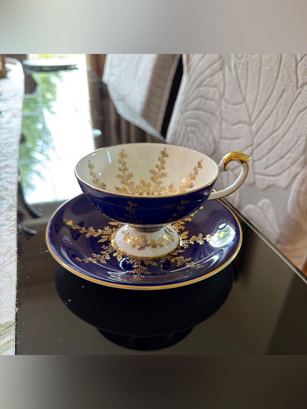 Aynsley 2878 Pedestal Teacup & Saucer - Cobalt with Gold Vines - Bone China